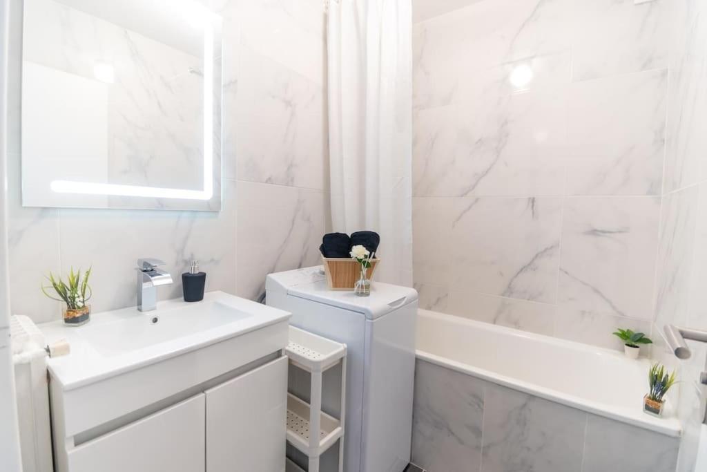 Le Citadin-T1-28M2-Pte Paris M7 Apartment Le Kremlin-Bicetre Exterior photo